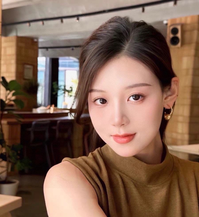 Ce1i*e earrings